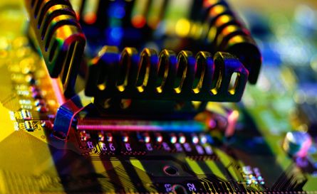 wpid-12517_AssemblaggioelettronicoguidaCei.jpg